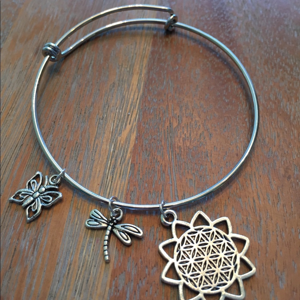 🌸 Handmade bangle bracelet